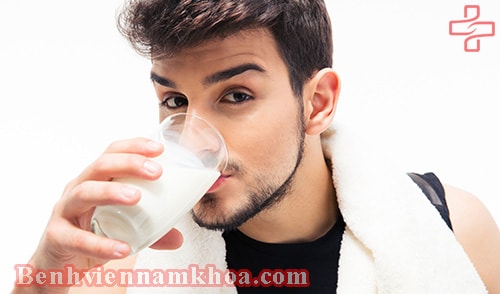Nam giới uống nhiều sữa fami có sao không?